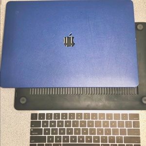 MacBook Pro 15” 2018 Blue Leather Shell Case